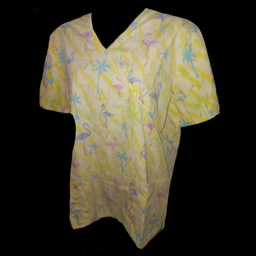 💵 Flamingos & Palm Trees Print Scrub Top by SB Scruvsş